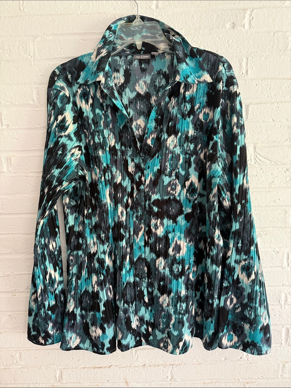 Source Unknown Teal Black White Pleated Button-Down Top
